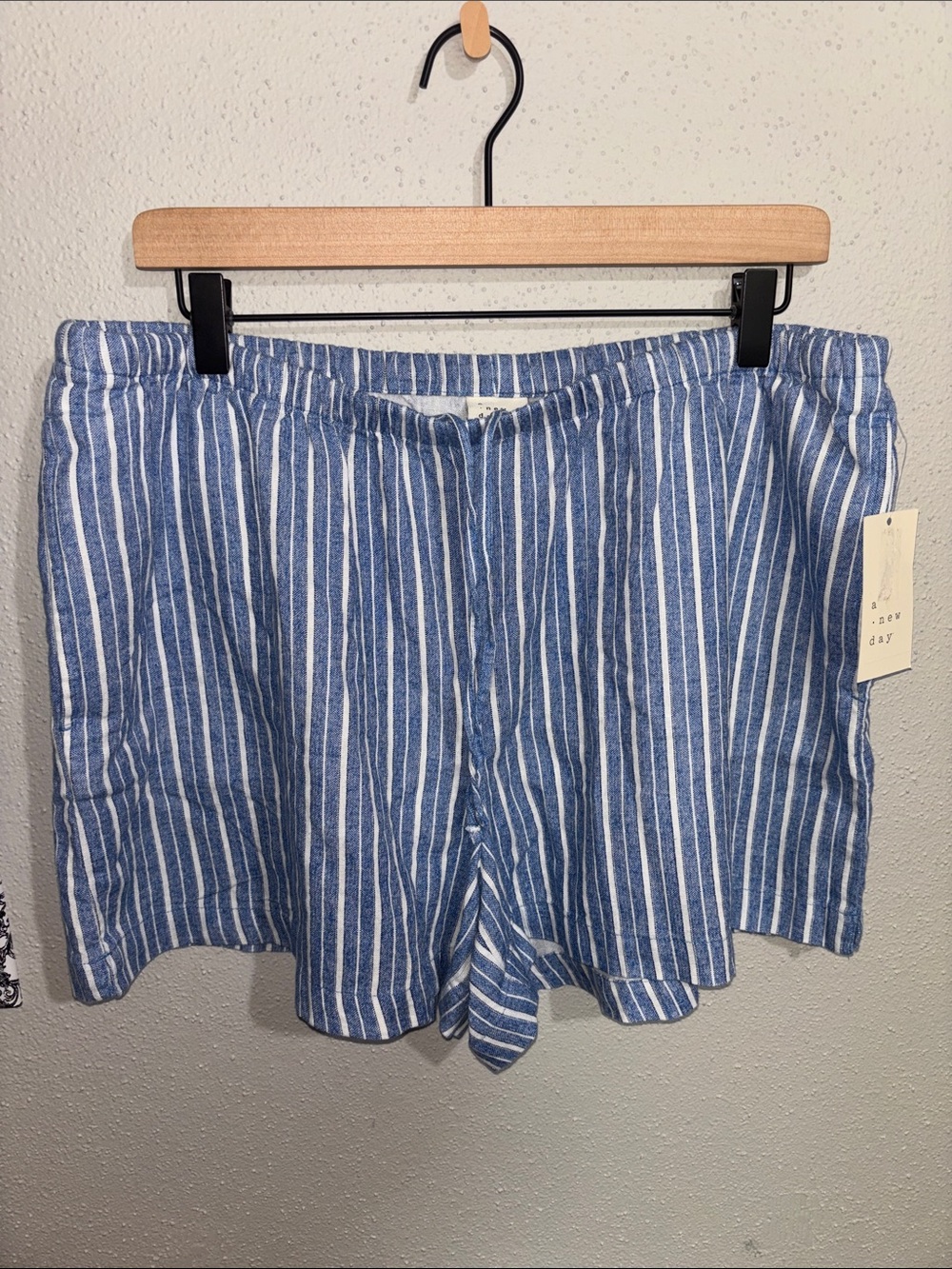 "A New Day" NWT - Blue Striped Linen-Blend Pull-On Shorts (size Large)